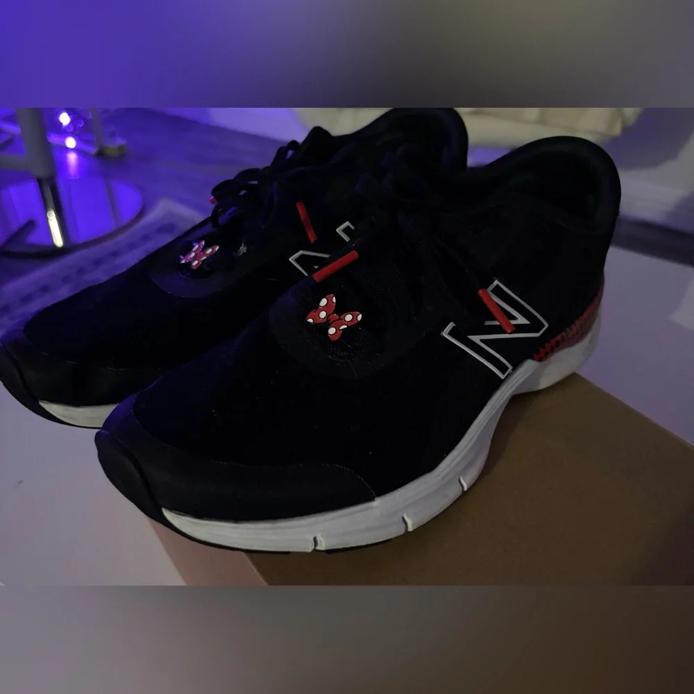 New Balance (Disney’s-  Minnie Mouse Edition) - Picture 5 of 6
